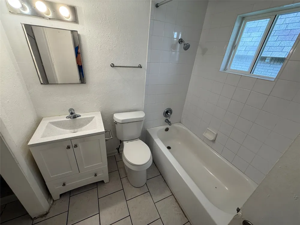 306 E Mitchell Street #306A Arlington, TX 76010