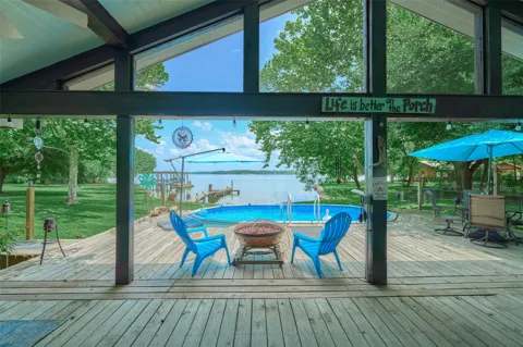 150 Lakeway Circle