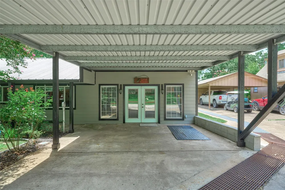 150 Lakeway Circle Trinity, TX 75862