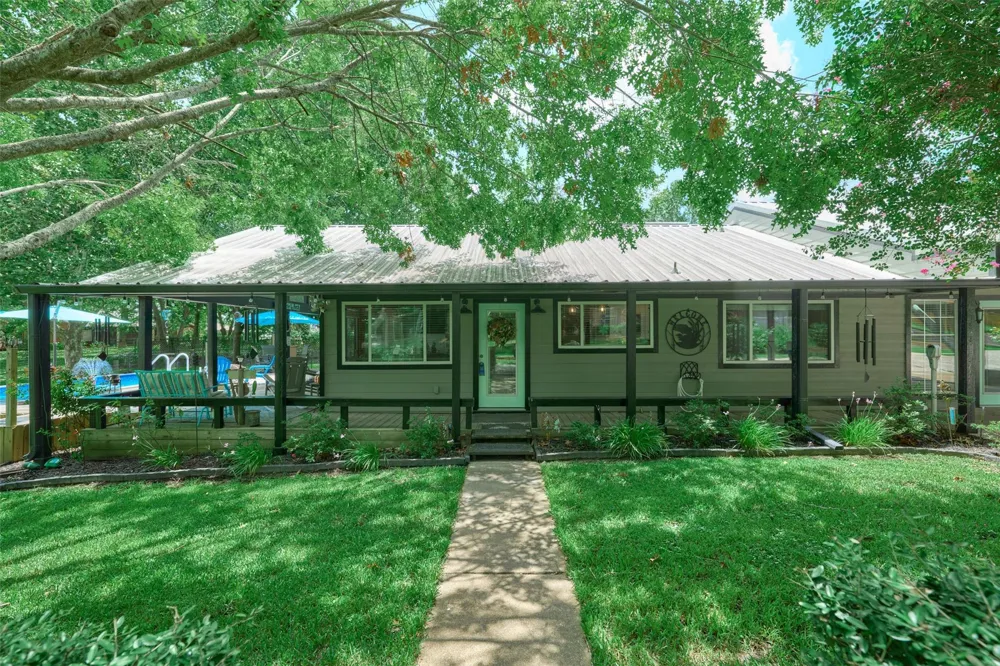 150 Lakeway Circle Trinity, TX 75862