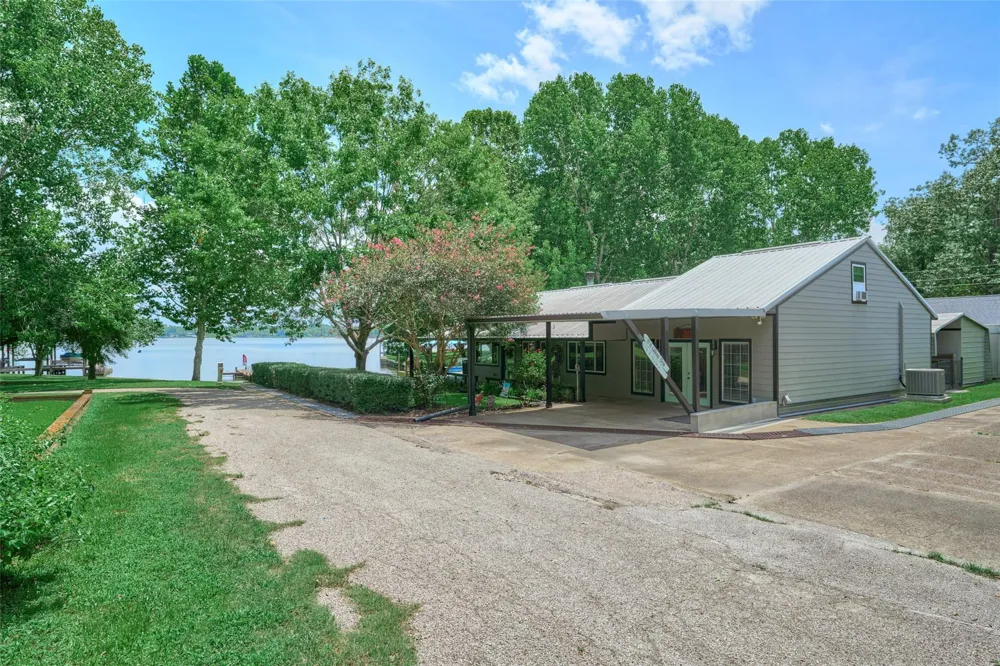 150 Lakeway Circle Trinity, TX 75862