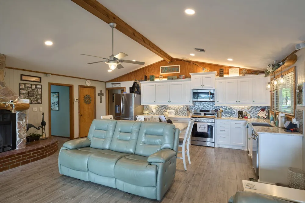 150 Lakeway Circle Trinity, TX 75862