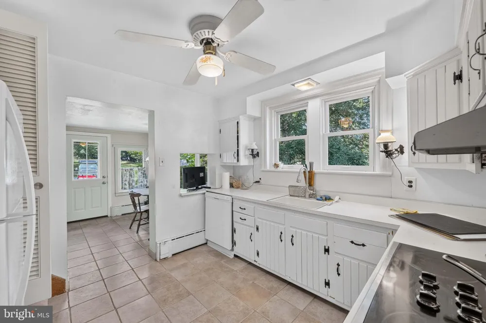 1715 SKIPPACK PIKE Blue Bell, PA 19422