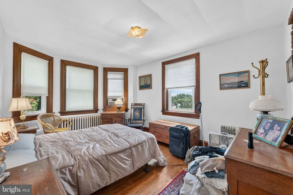 1715 SKIPPACK PIKE Blue Bell, PA 19422
