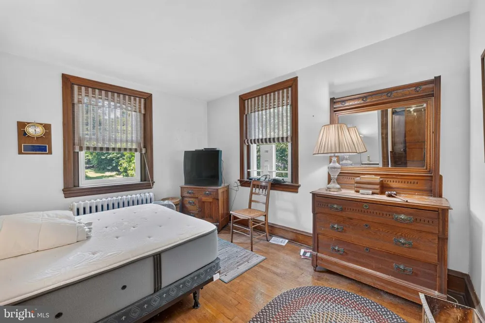 1715 SKIPPACK PIKE Blue Bell, PA 19422