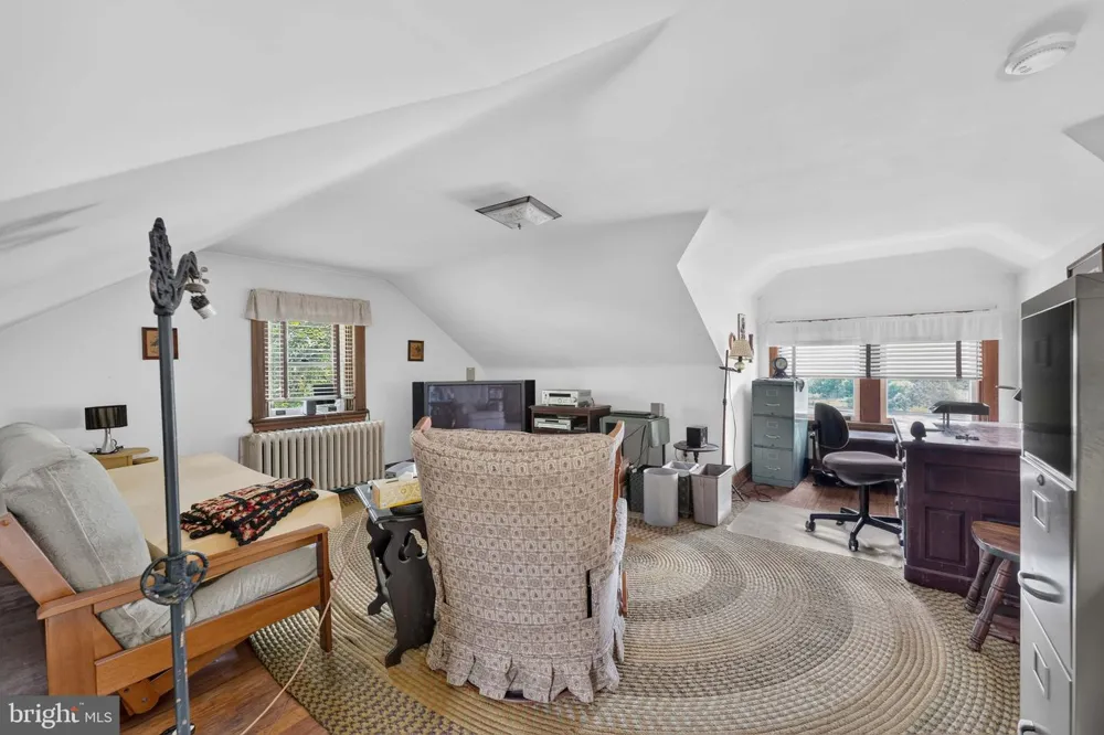 1715 SKIPPACK PIKE Blue Bell, PA 19422