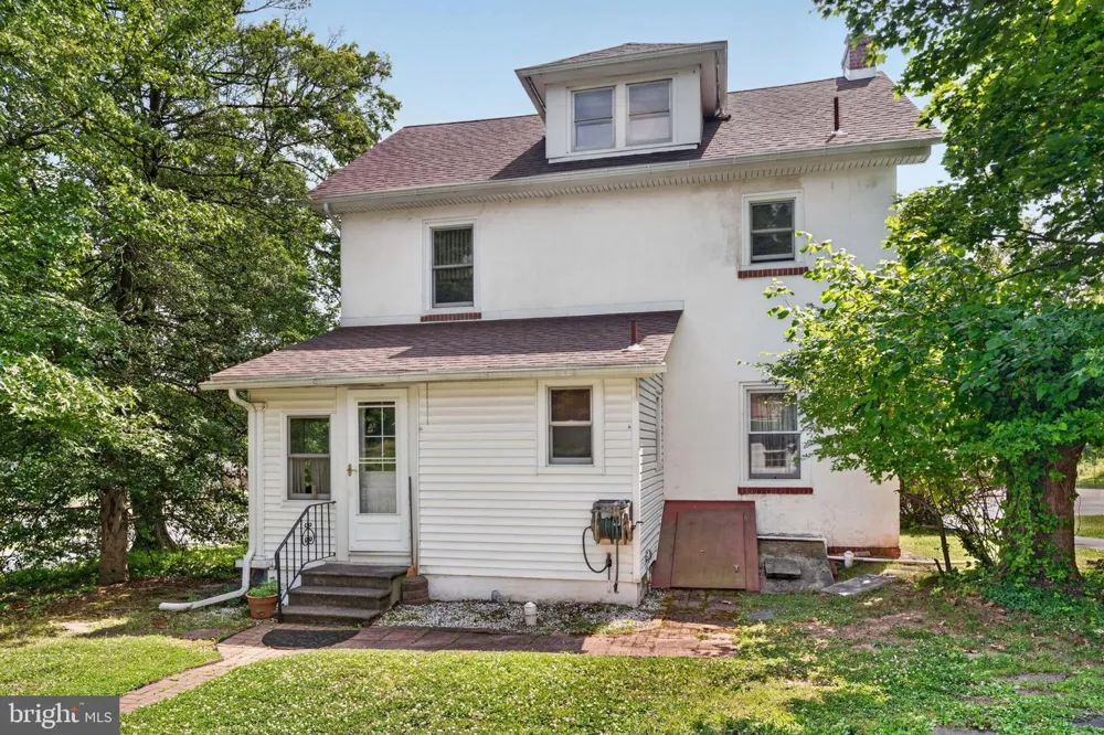 1715 SKIPPACK PIKE Blue Bell, PA 19422