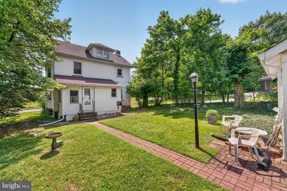 1715 SKIPPACK PIKE Blue Bell, PA 19422