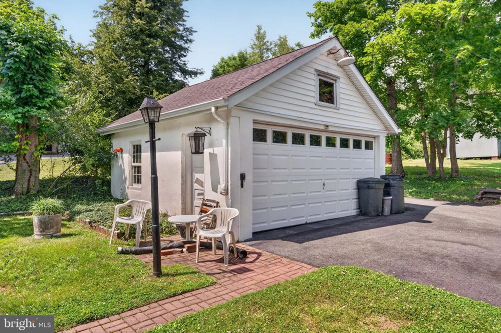 1715 SKIPPACK PIKE Blue Bell, PA 19422