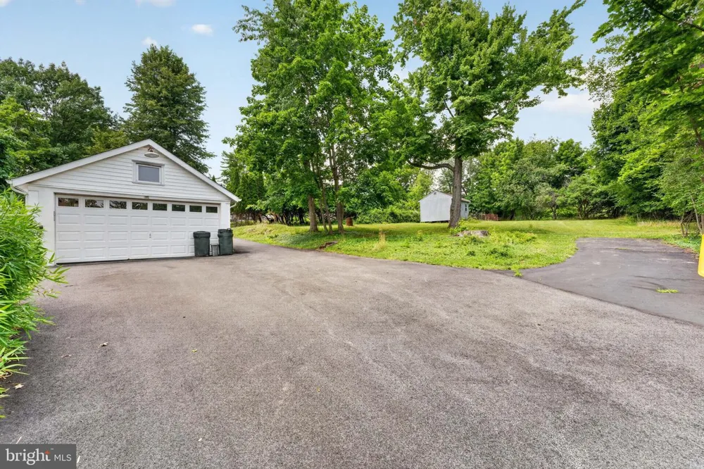 1715 SKIPPACK PIKE Blue Bell, PA 19422
