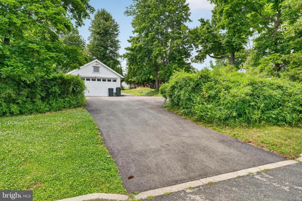 1715 SKIPPACK PIKE Blue Bell, PA 19422