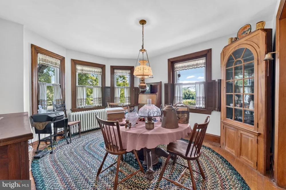 1715 SKIPPACK PIKE Blue Bell, PA 19422