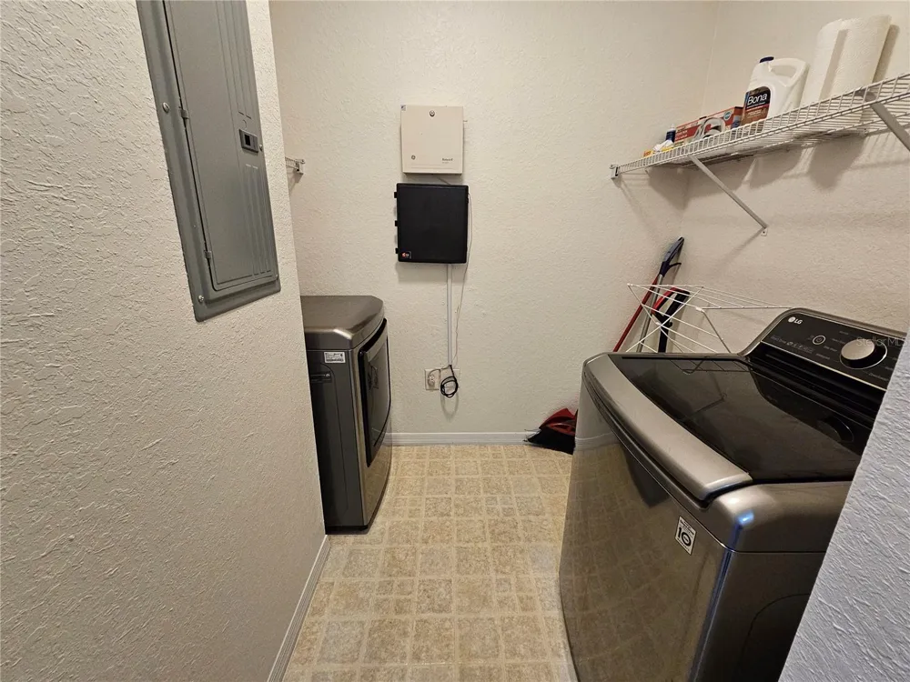 8335 38TH STREET CIRCLE E #305 Sarasota, FL 34243