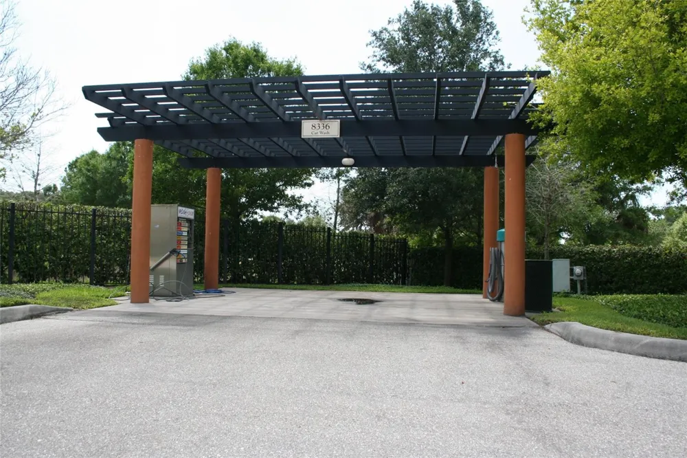 8335 38TH STREET CIRCLE E #305 Sarasota, FL 34243