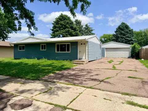 1738 Skyline Drive