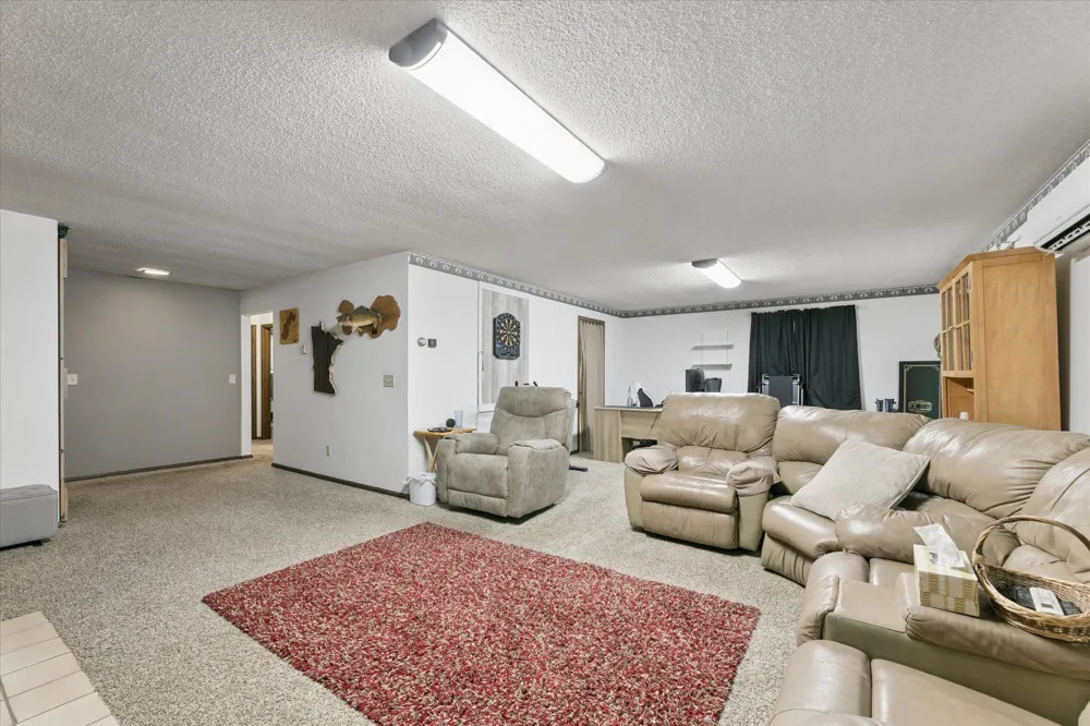 8173 112th Street NW Annandale, MN 55302