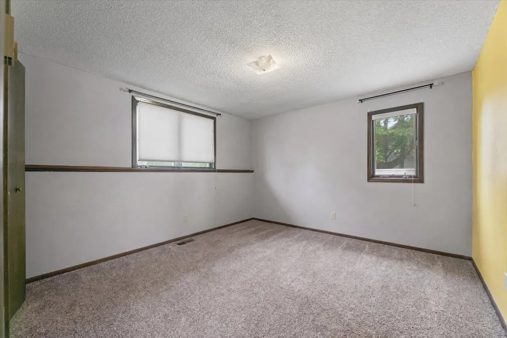 8173 112th Street NW Annandale, MN 55302