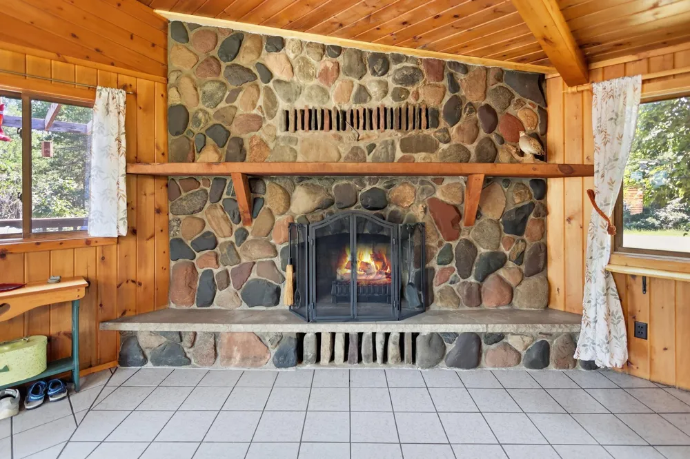 8998 River Road Danbury, WI 54830