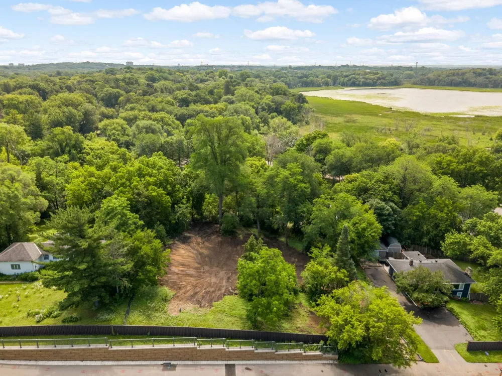 14019 Excelsior Boulevard Minnetonka, MN 55345