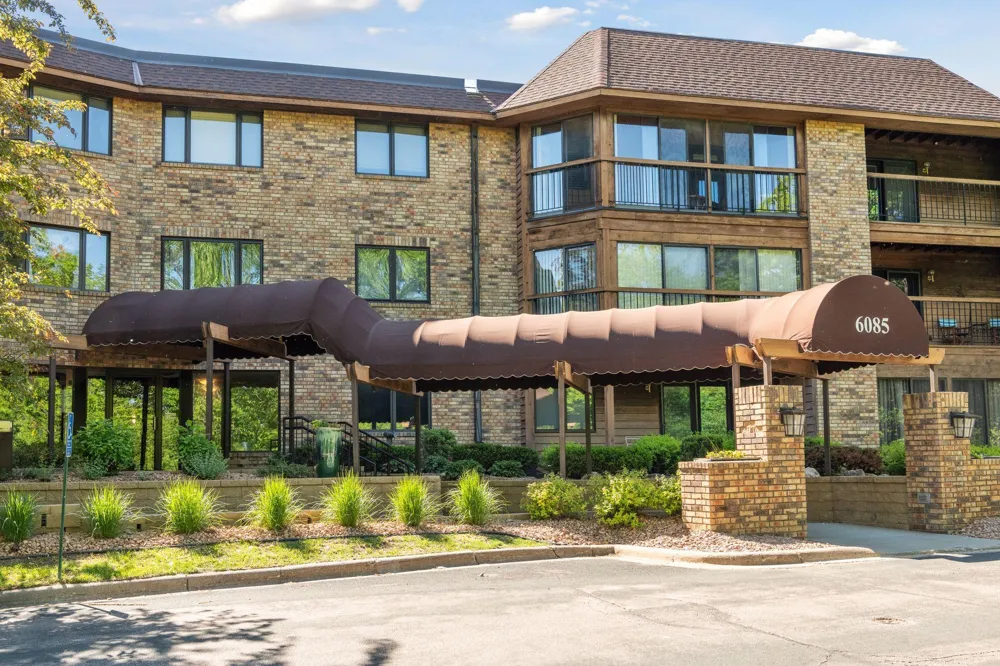 6085 Rowland Road #207 Minnetonka, MN 55343