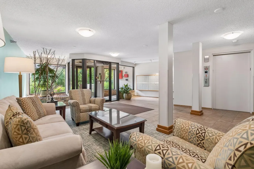 6085 Rowland Road #207 Minnetonka, MN 55343