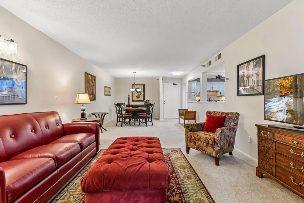 6085 Rowland Road #207 Minnetonka, MN 55343