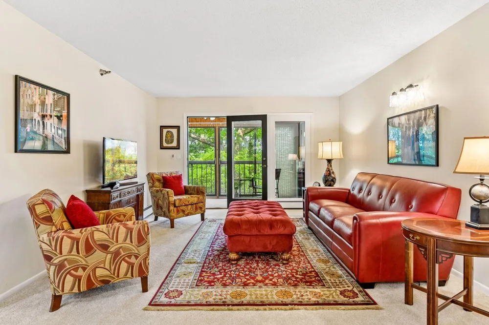6085 Rowland Road #207 Minnetonka, MN 55343