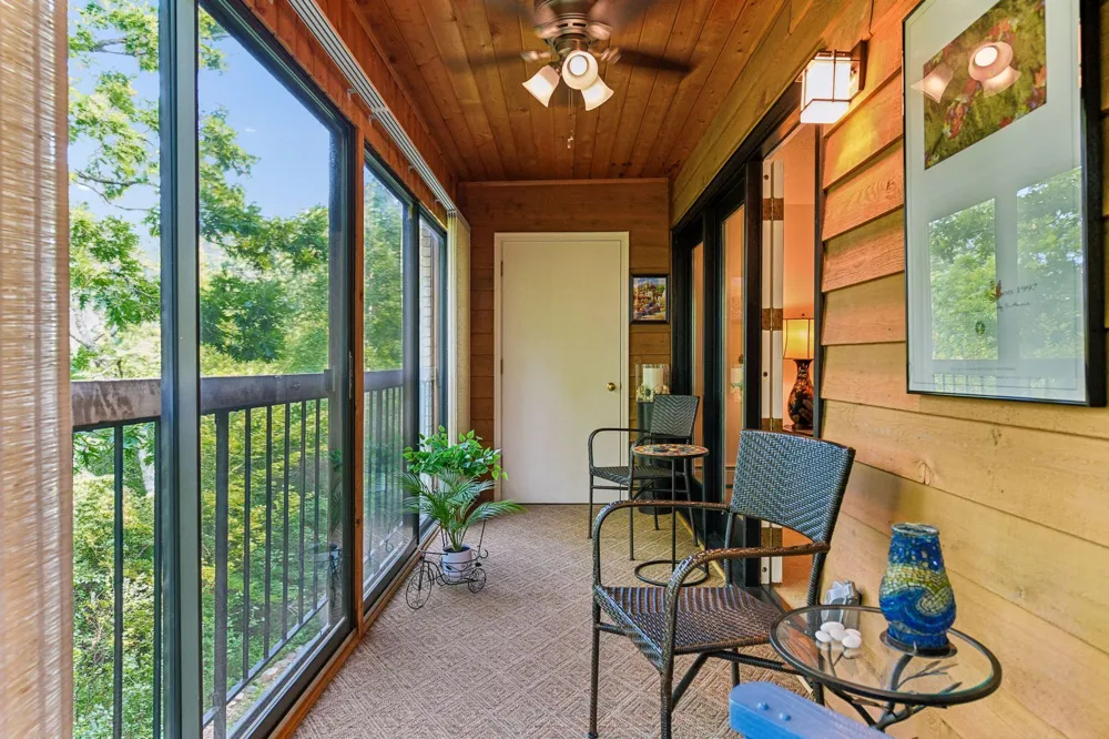 6085 Rowland Road #207 Minnetonka, MN 55343