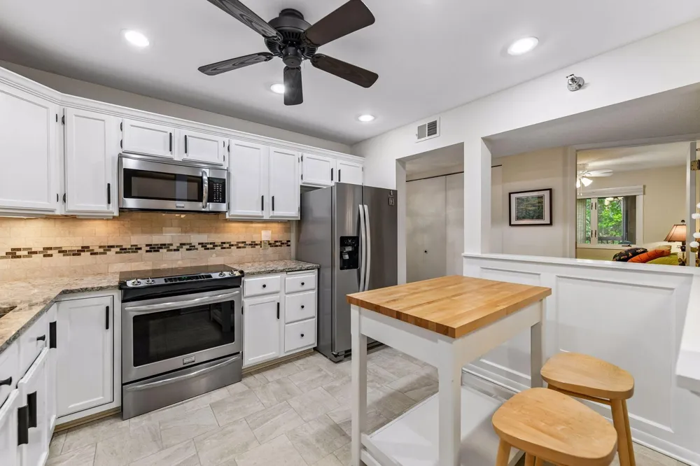 6085 Rowland Road #207 Minnetonka, MN 55343