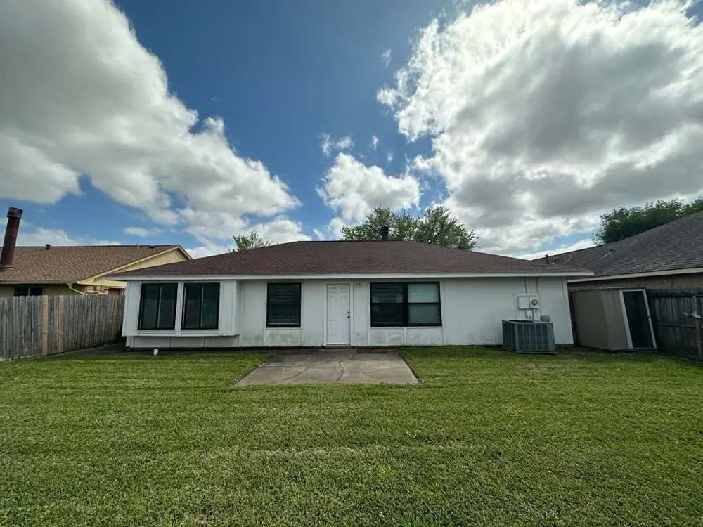 10921 Pecan Drive La Porte, TX 77571