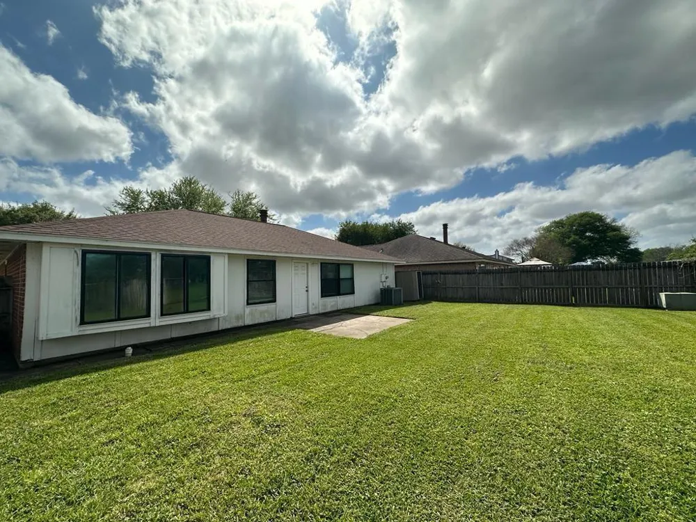 10921 Pecan Drive La Porte, TX 77571