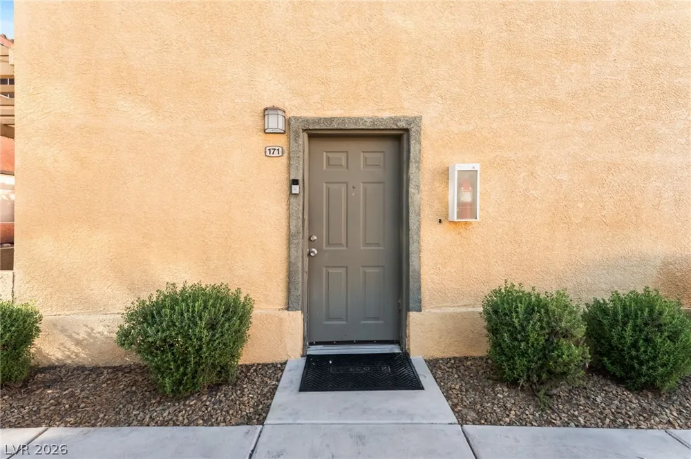 4915 E Russell RD Road Las Vegas, NV 89120