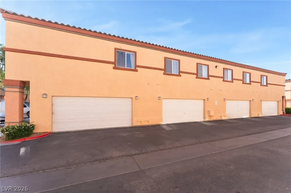 4915 E Russell RD Road Las Vegas, NV 89120