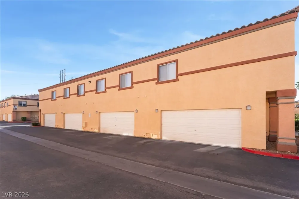 4915 E Russell RD Road Las Vegas, NV 89120