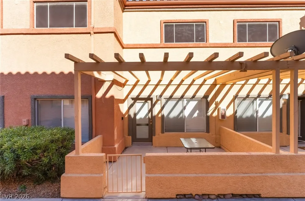 4915 E Russell RD Road Las Vegas, NV 89120