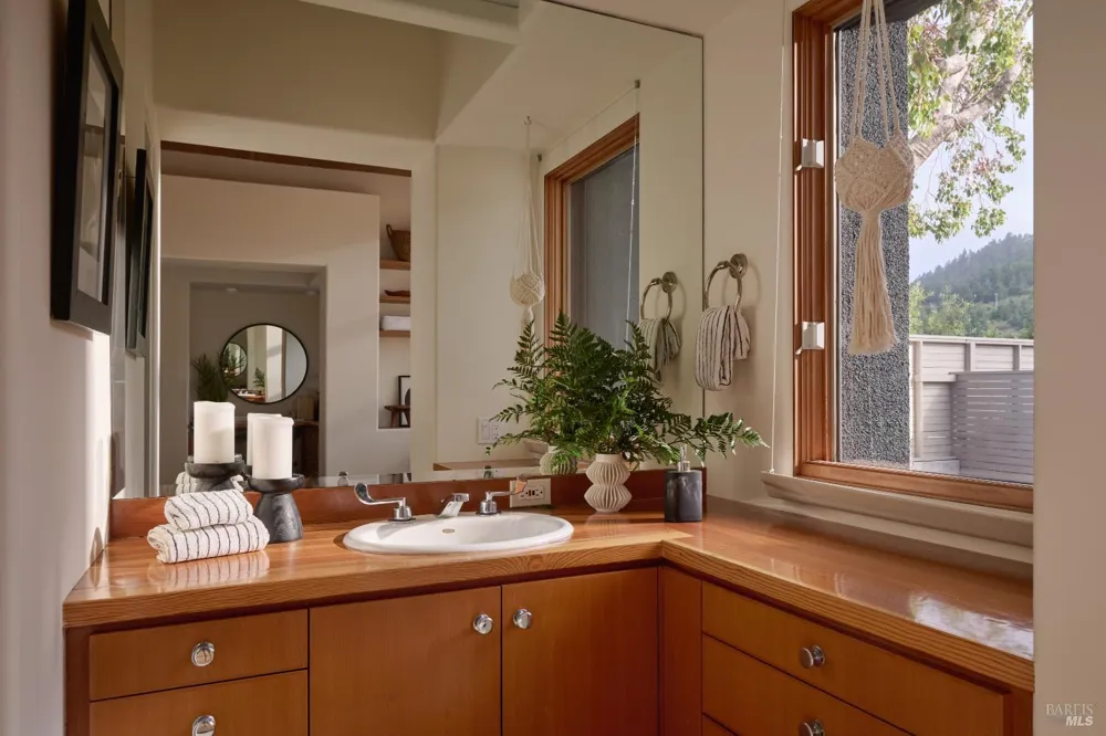 41 Dipsea Road Stinson Beach, CA 94970