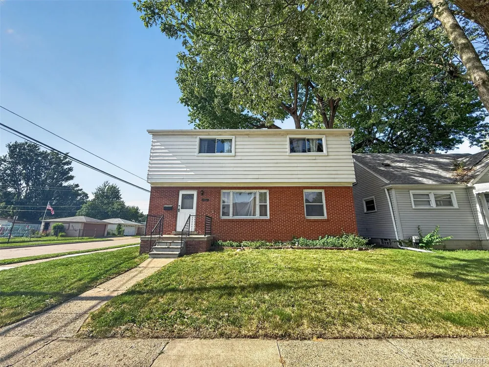 1705 E Granet Avenue Hazel Park City, MI 48030