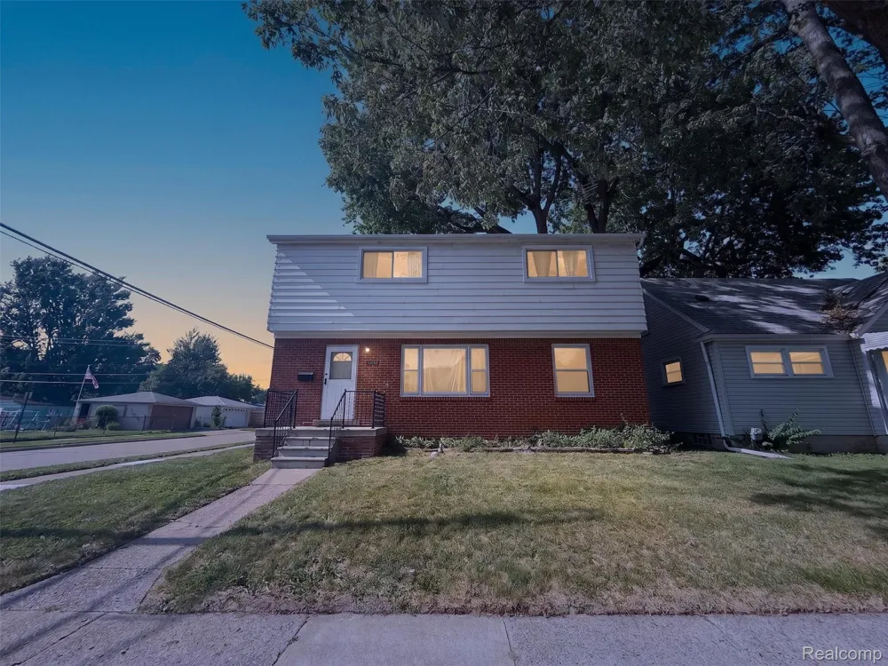 1705 E Granet Avenue Hazel Park City, MI 48030