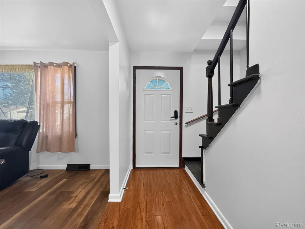 1705 E Granet Avenue Hazel Park City, MI 48030