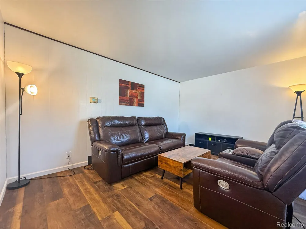 1705 E Granet Avenue Hazel Park City, MI 48030