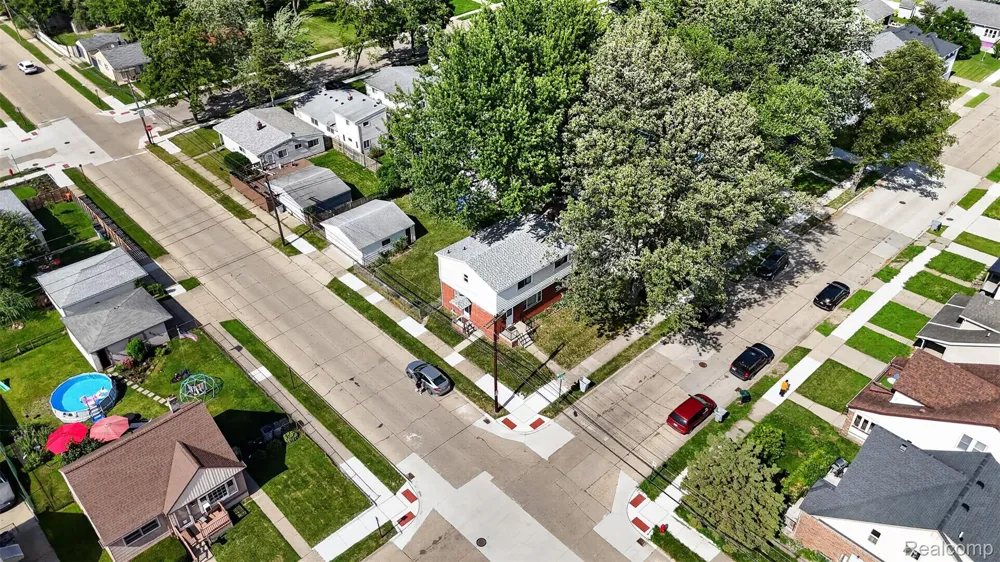 1705 E Granet Avenue Hazel Park City, MI 48030