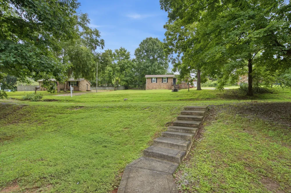 958 Jordan Cir White Bluff, TN 37187