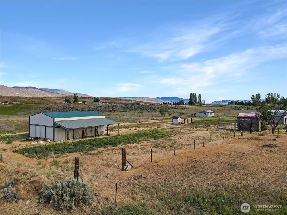 232 Greenacres Road Riverside, WA 98849