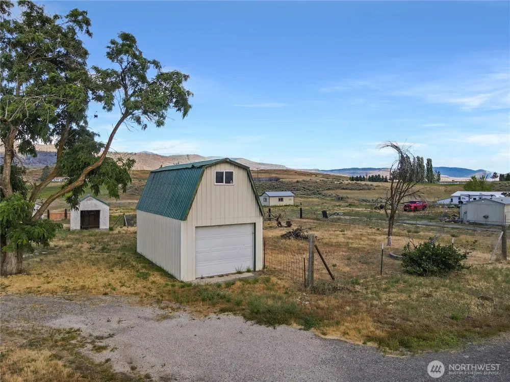 232 Greenacres Road Riverside, WA 98849