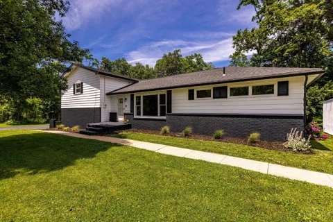 5813 Somers Gratis Road