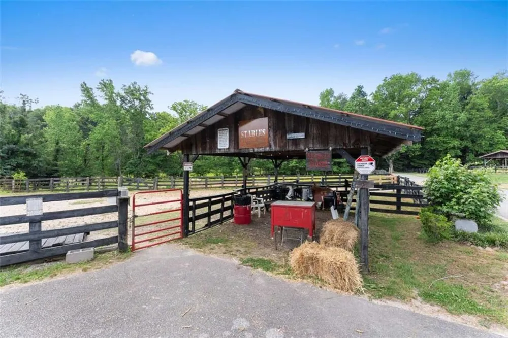 169 Magnificent Way Cleveland, GA 30528