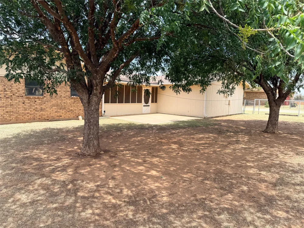 305 S Cleveland Avenue Aspermont, TX 79502