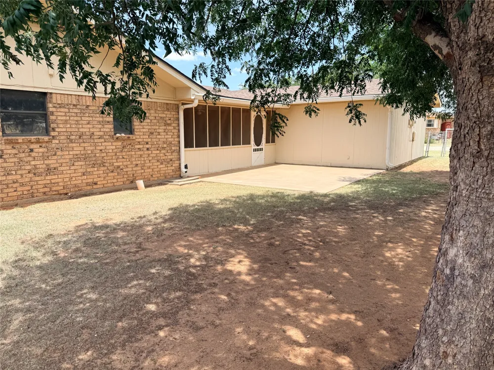 305 S Cleveland Avenue Aspermont, TX 79502