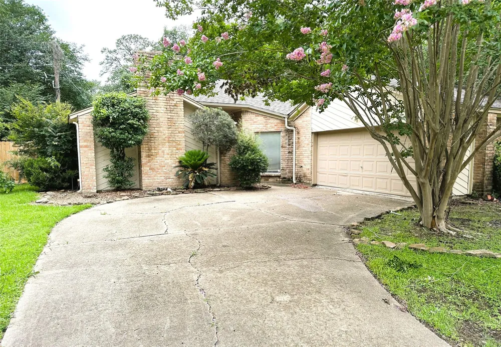 15127 Forest Lodge Drive Houston, TX 77070