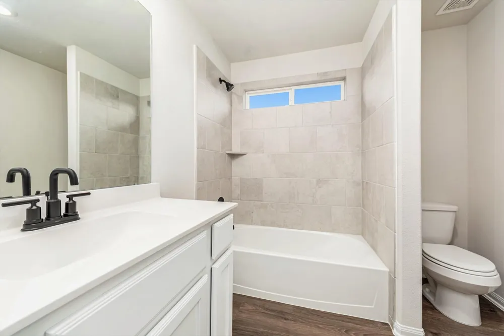 233 Crestview Drive West Columbia, TX 77486